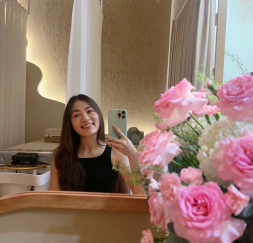 Chị Vi